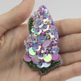 Beadwork kit for a Lilac Momentos Magicos brooch.